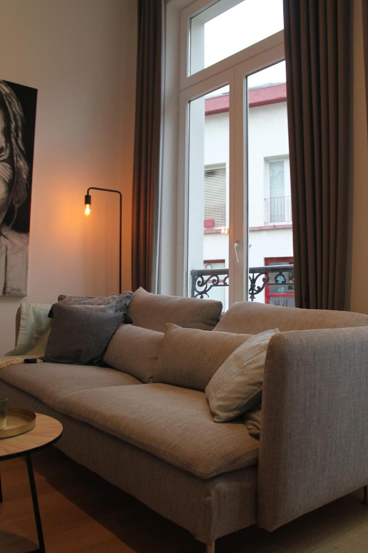Charming With Cathedral View In On The 2th Floor Apartment *
